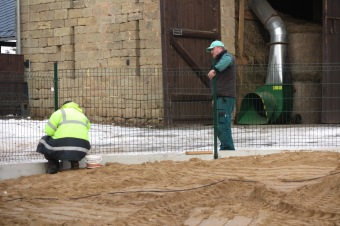2016 Stavba chlívku - přístřeší s výběhem pro chov domácích zvířat (dokončeno 9.12. 2016)