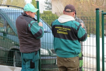 2016 Stavba chlívku - přístřeší s výběhem pro chov domácích zvířat (dokončeno 9.12. 2016)