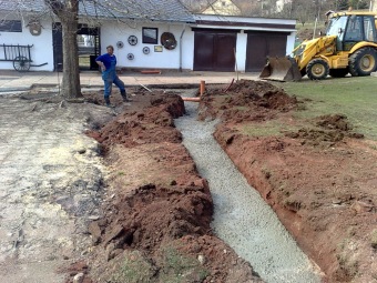 2016 Stavba chlívku - přístřeší s výběhem pro chov domácích zvířat (dokončeno 9.12. 2016)