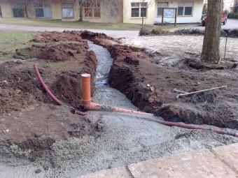 2016 Stavba chlívku - přístřeší s výběhem pro chov domácích zvířat (dokončeno 9.12. 2016)