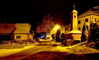 2016 Noční vánoční fotografie z areálu domova (J. Dostálek)