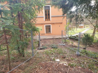 2022 Obnova terasy a lávky nad skalkou u zámecké budovy (6.4.)